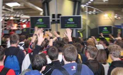 Souvenirjäger auf der CeBIT warten auf nvidia-Werbematerial